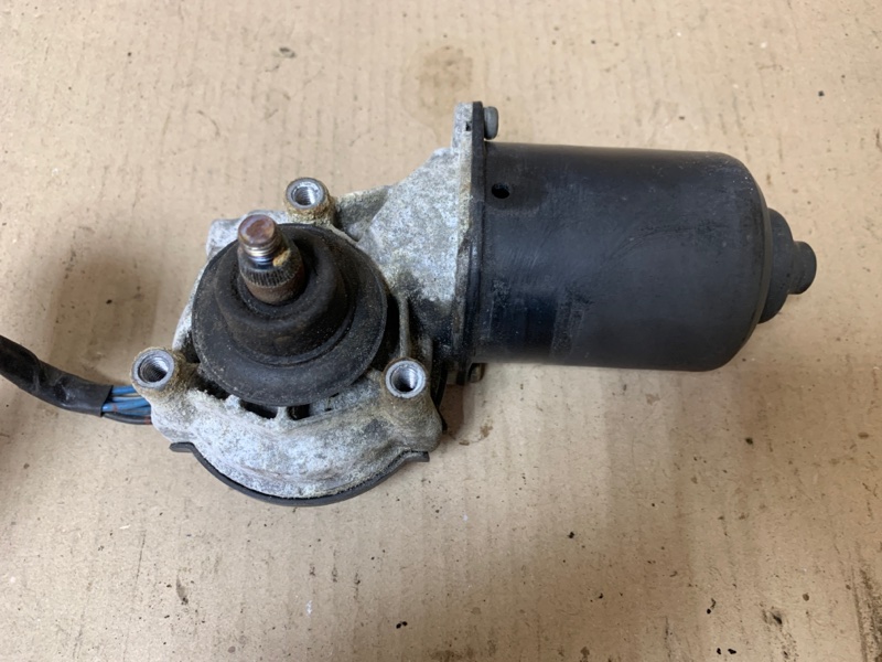 Моторчик стеклоочистителя передний MPV 99-06 2.5. GY. KG440AA
