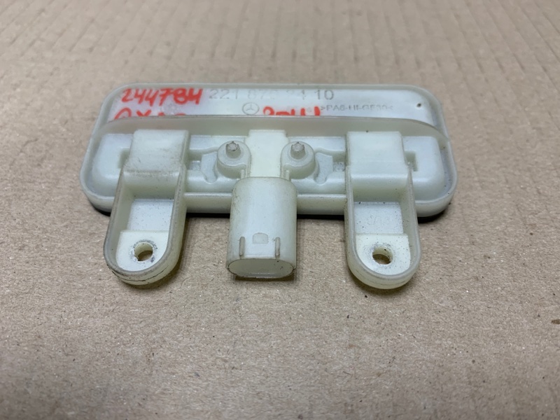 Кнопка открывания багажника наружная QX30 16-20 2018 Внедорожник 2.0 20PET