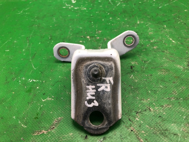 Петля двери нижняя передняя правая FORD FIESTA 08-17 2013 CCN 1.6 HXJB AE8Z-5822810-A Б/У