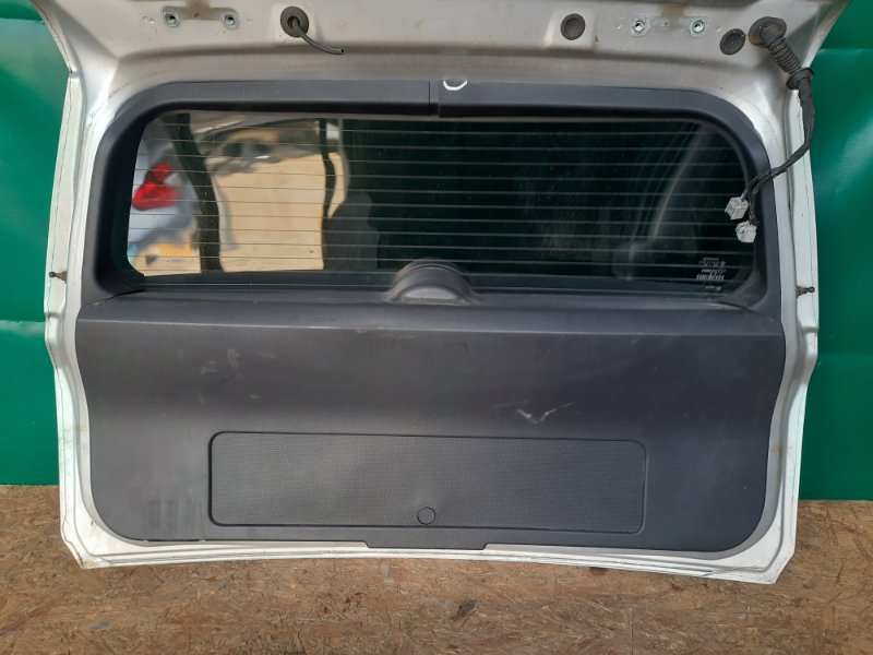 Запчасть обшивка крышки багажника JEEP PATRIOT 10-17 2011 Внедорожник 2.4 ED3 1AZ45XDVAG Б/У Обшивка крышки багажника JEEP PATRIOT 10-17 2011 Внедорожник 2.4 ED3 1AZ45XDVAG Б/У