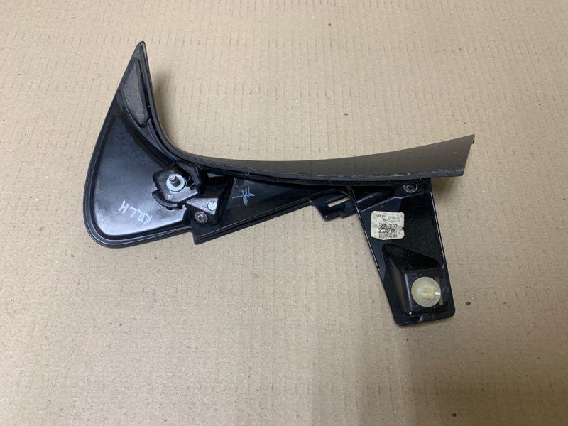 Накладка крышки багажника левая QX30 16-20 2018 Внедорожник 2.0 20PET