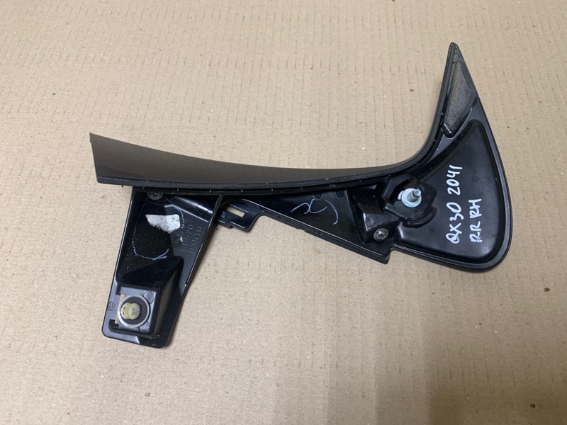 Накладка крышки багажника правая QX30 16-20 2018 Внедорожник 2.0 20PET