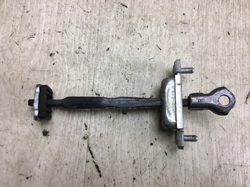 Запчасть ограничитель двери задний правый KIA OPTIMA TF 11-16 79490-2T000 Б/У Ограничитель двери задний правый KIA OPTIMA TF 11-16 79490-2T000 Б/У