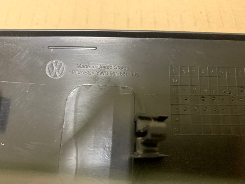 Накладка торпедо под магнитолу PASSAT B7 11-15 2014 Седан 2.5 CBUA Накладка торпедо под магнитолу PASSAT B7 11-15 2014 Седан 2.5 CBUA