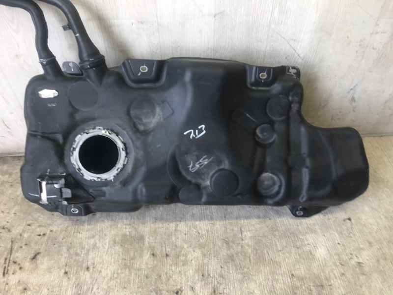Топливный бак JETTA USA 18-
