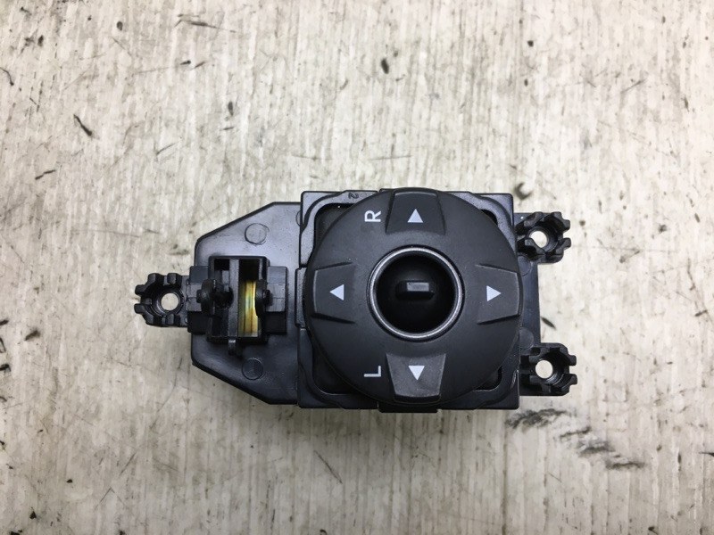 Блок управления зеркалами HYUNDAI SANTA FE (DM) 12-18 DM 93573-2W000 Б/У