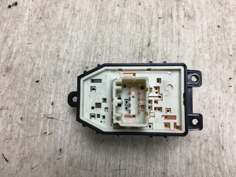 Блок управления зеркалами HYUNDAI SANTA FE (DM) 12-18 DM