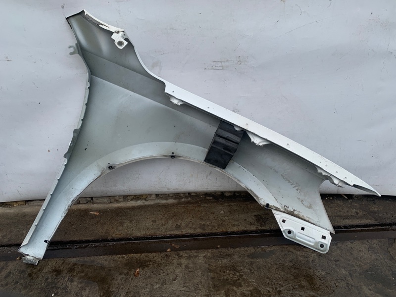 Крыло переднее левое PASSAT B7 11-15 2014 Седан 2.5 CBUA