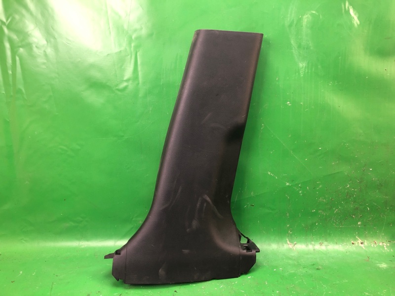 Запчасть накладка в салоне правая NISSAN NV200 USA 13- 76915-1CA0A Б/У Накладка в салоне правая NISSAN NV200 USA 13- 76915-1CA0A Б/У