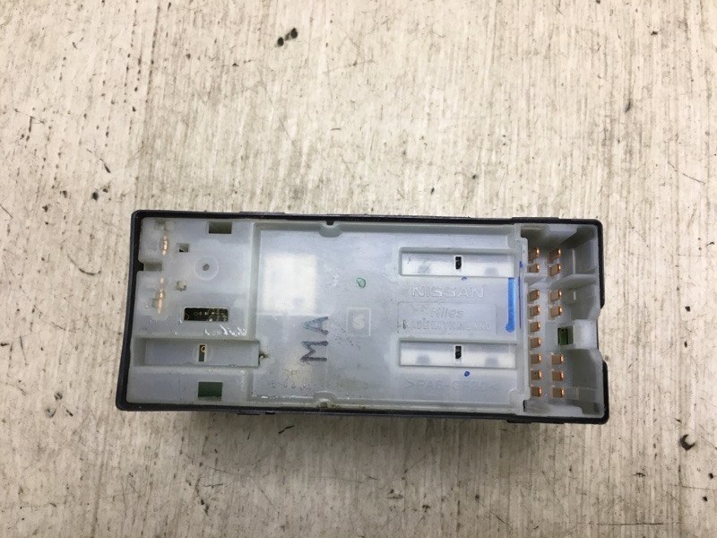 Блок управления стеклоподъемниками NV200 USA 13- 13-17