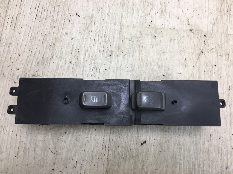 Кнопка стеклоподъемника передняя правая HYUNDAI GRANDEUR 05-11 TG 3.3 G6DB