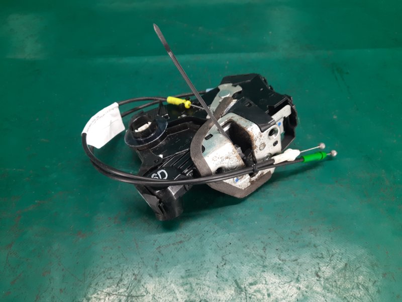 Замок двери передний левый TOYOTA MATRIX 08-14 2008 Хэтчбек 1.8 2ZRFE 69040-06180 Б/У