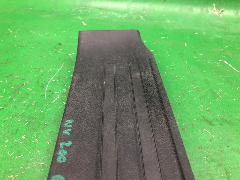 Накладка порога внутрення левая NV200 USA 13- 2015 M20XUS 2.0 MR20DE Накладка порога внутрення левая NV200 USA 13- 2015 M20XUS 2.0 MR20DE