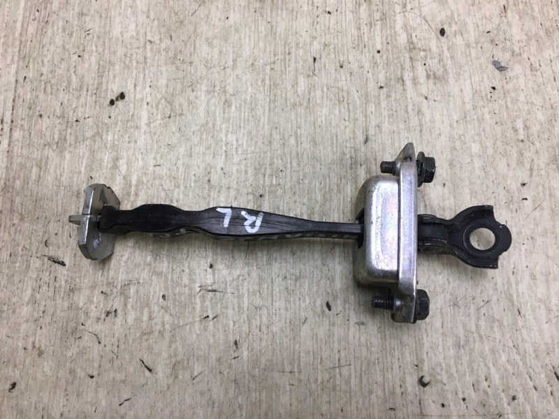 Ограничитель двери задний левый SENTRA B17 12-21 Ограничитель двери задний левый SENTRA B17 12-21