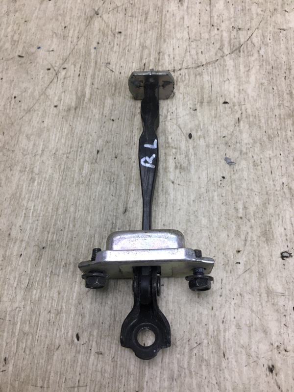 Ограничитель двери задний левый NISSAN SENTRA B17 12-21 Ограничитель двери задний левый NISSAN SENTRA B17 12-21