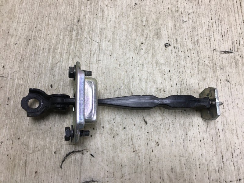 Ограничитель двери передний левый SENTRA B17 12-21