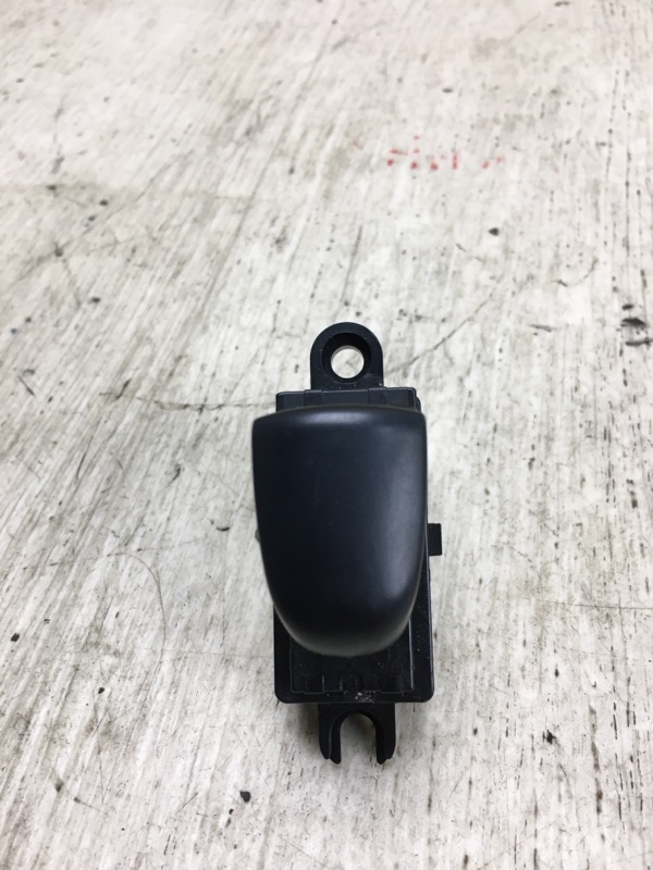 Кнопка стеклоподъемника задняя левая SENTRA B17 12-21