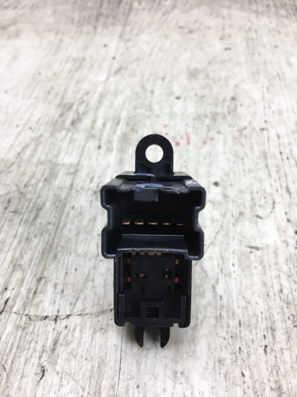 Кнопка стеклоподъемника задняя левая SENTRA B17 12-21