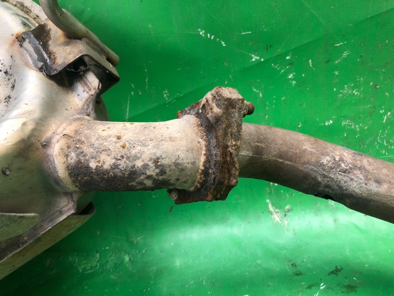 Глушитель левый CX-9 06-16 2008 Внедорожник 3.7 Глушитель левый CX-9 06-16 2008 Внедорожник 3.7