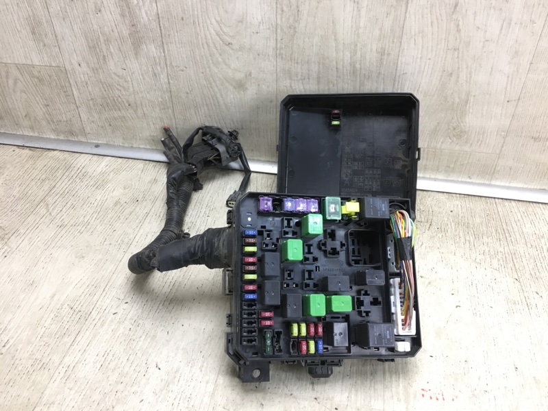 Блок предохранителей моторный отсек MITSUBISHI LANCER X 10 07-15 8565A024 Б/У