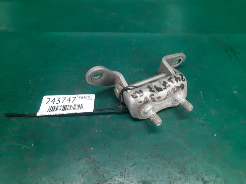 Петля двери верхняя задняя правая TOYOTA CAMRY 30 02-06 2006 Седан 2.4 2AZFE 68750-AA020 Б/У