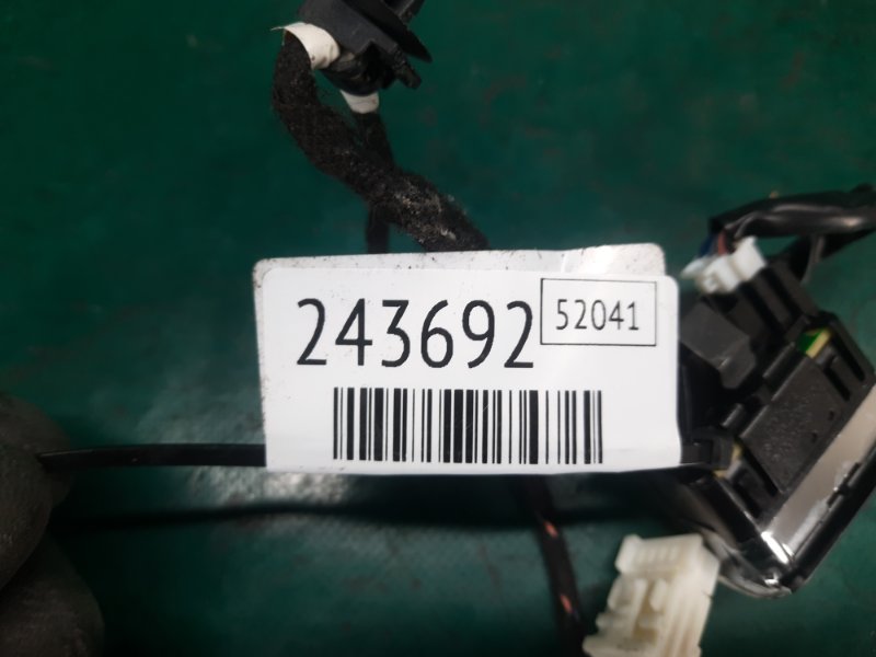 Кнопка стеклоподъемника задняя левая QX30 16-20 2018 Внедорожник 2.0 20PET