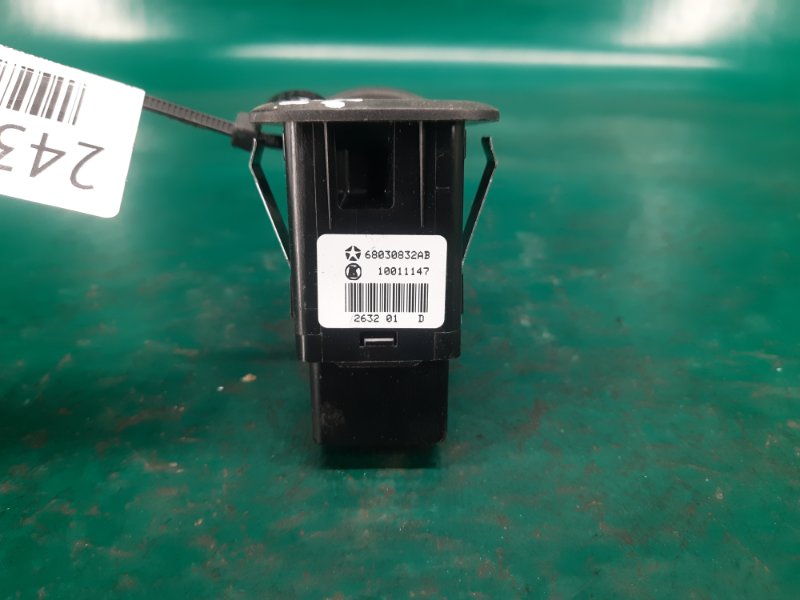 Кнопка стеклоподъемника задняя правая GRAND CHEROKEE 11-22 2013 Внедорожник 5.7 Кнопка стеклоподъемника задняя правая GRAND CHEROKEE 11-22 2013 Внедорожник 5.7