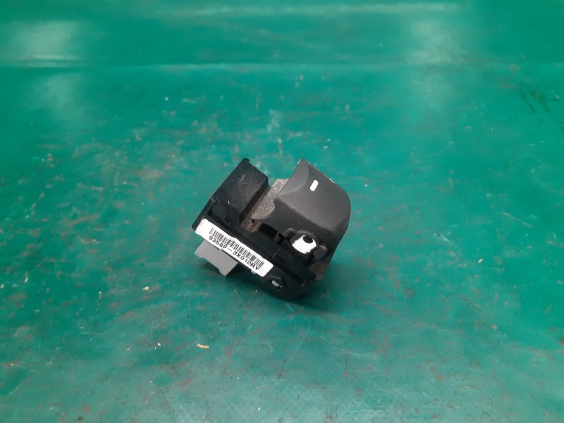 Кнопка стеклоподъемника задняя левая HYUNDAI ELANTRA MD 10-15 2013 Седан 1.8 G4NB 93580-3X010RY Б/У