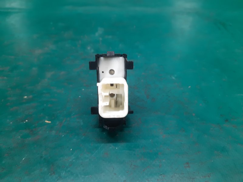 Кнопка центрального замка передняя правая CAMRY 30 02-06 2006 Седан 2.4 2AZFE