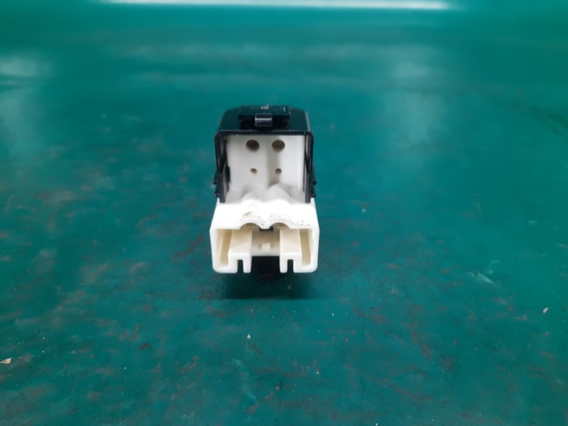 Кнопка стеклоподъемника передняя правая CAMRY 30 02-06 2006 Седан 2.4 2AZFE