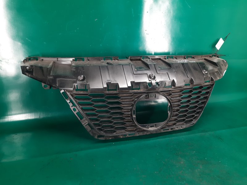 Решетка радиатора NISSAN VERSA  19- Седан