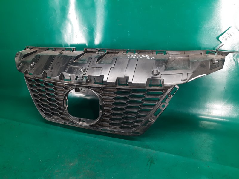 Решетка радиатора VERSA  19- Седан