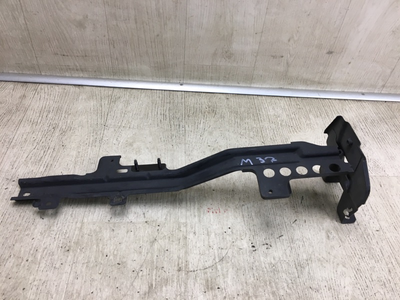 Запчасть кронштейн INFINITI M25/M37/M56/Q70/M35H 10-16 62550-1MA0A Б/У Кронштейн INFINITI M25/M37/M56/Q70/M35H 10-16 62550-1MA0A Б/У