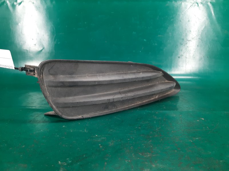 Накладка бампера передняя правая TOYOTA MATRIX 08-14 Хэтчбек 1.8 2ZRFE