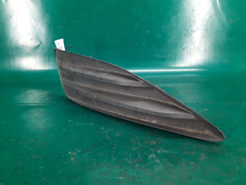 Накладка бампера передняя правая MATRIX 08-14 2008 Хэтчбек 1.8 2ZRFE