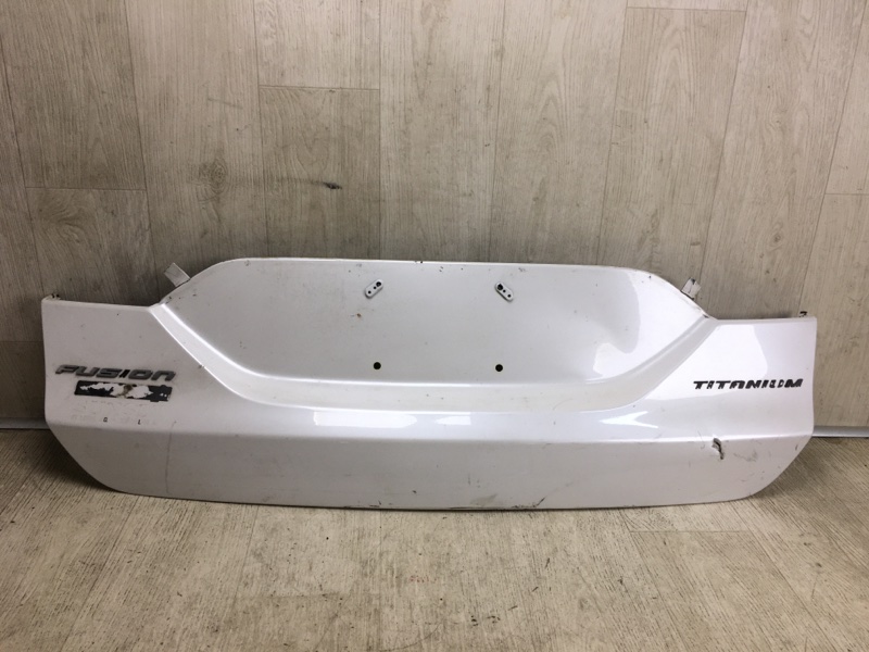 Накладка крышки багажника FORD FUSION 14- 2013-2016 DS7Z-54423A42-A Б/У