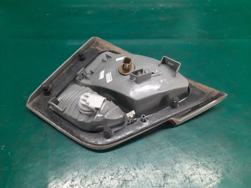 Фонарь внутренний правый GRAND CHEROKEE 11-22 2013 Внедорожник 5.7 Фонарь внутренний правый GRAND CHEROKEE 11-22 2013 Внедорожник 5.7