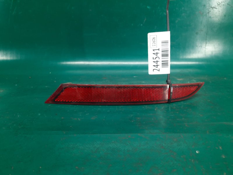 Катафот R правый VOLKSWAGEN PASSAT B8 14- 2016 Седан 1.8 CPRA 561 945 106 A Б/У