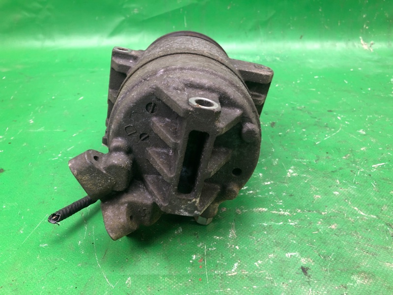 Компрессор кондиционера NV200 USA 13- Компрессор кондиционера NV200 USA 13-