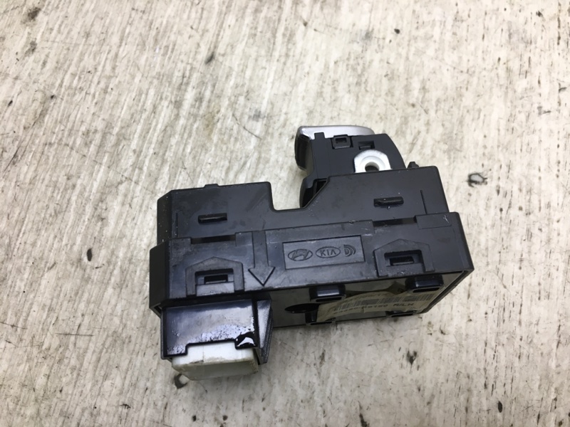 Кнопка стеклоподъемника задняя левая SPORTAGE QL 15-21 2017 QL 2.4 G4KJ