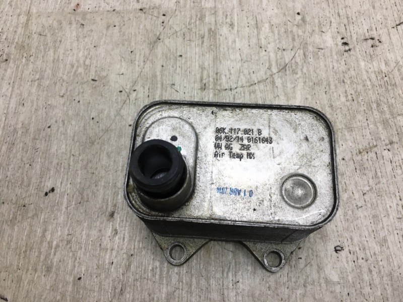 Теплообменник двигателя VOLKSWAGEN PASSAT B7 11-15 2014 A32 1.8 CPRA 06K 117 021 B Б/У