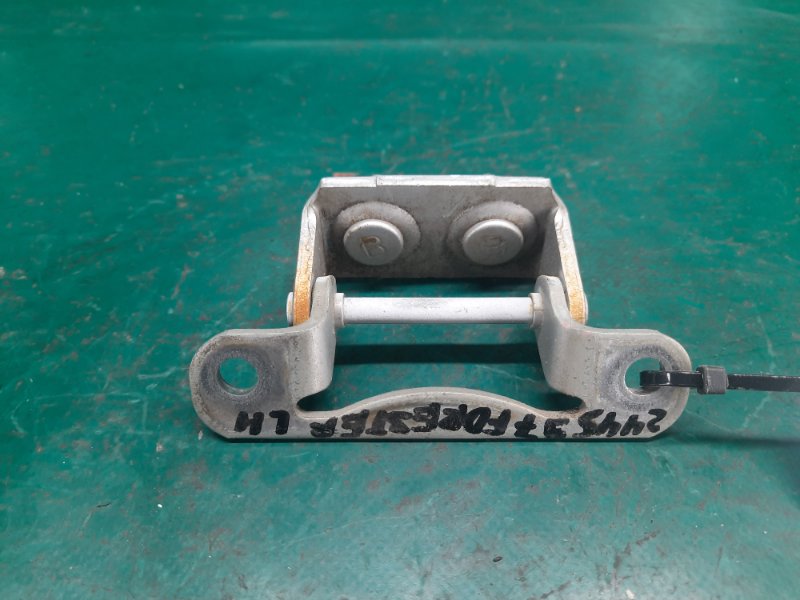 Петля крышки багажника левая FORESTER SG 02-07 2003 Внедорожник 2.5 EJ251