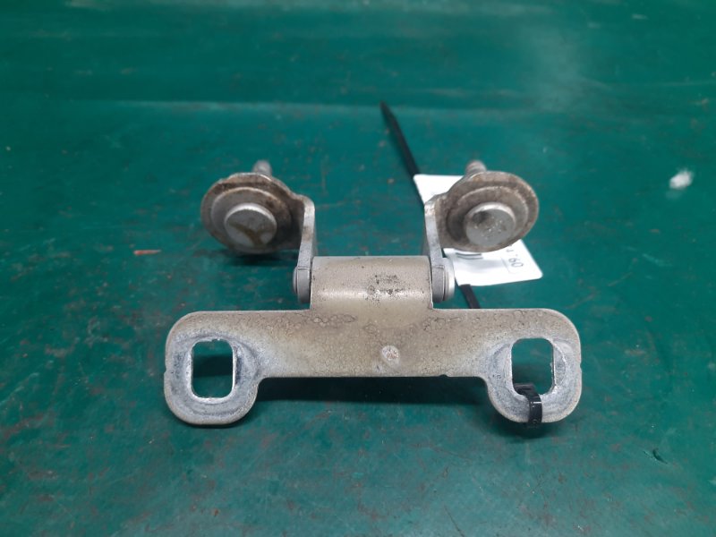 Петля крышки багажника правая PATRIOT 10-17 2011 Внедорожник 2.4 ED3 Петля крышки багажника правая PATRIOT 10-17 2011 Внедорожник 2.4 ED3