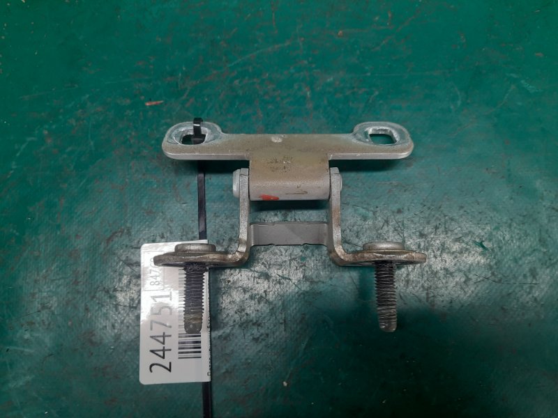 Петля крышки багажника правая PATRIOT 10-17 2011 Внедорожник 2.4 ED3 Петля крышки багажника правая PATRIOT 10-17 2011 Внедорожник 2.4 ED3