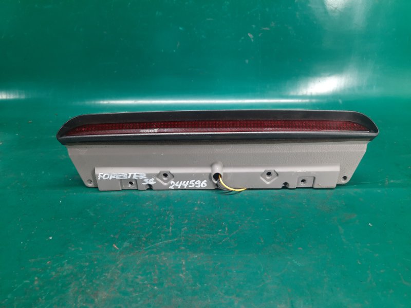 Стоп-сигнал SUBARU FORESTER SG 02-07 2003 Внедорожник 2.5 EJ251 84701FC030ND Б/У