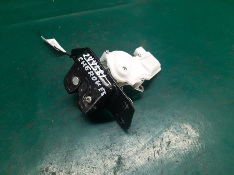 Замок крышки багажника CHEROKEE 14- 2017 Внедорожник 2.4 Замок крышки багажника CHEROKEE 14- 2017 Внедорожник 2.4