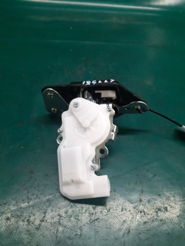 Замок крышки багажника CHEROKEE 14- 2017 Внедорожник 2.4 Замок крышки багажника CHEROKEE 14- 2017 Внедорожник 2.4