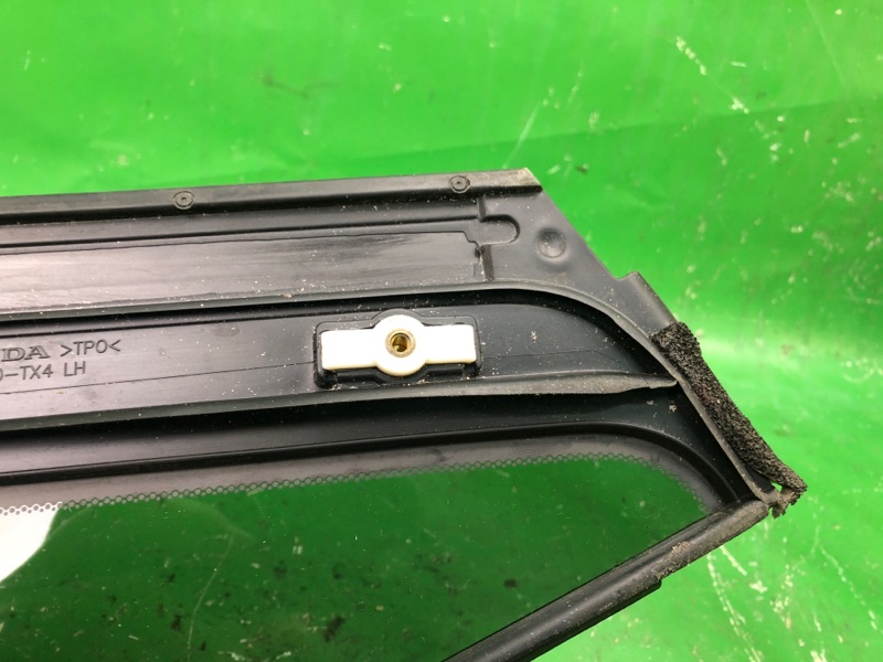 Стекло двери глухое заднее левое RDX 12-19