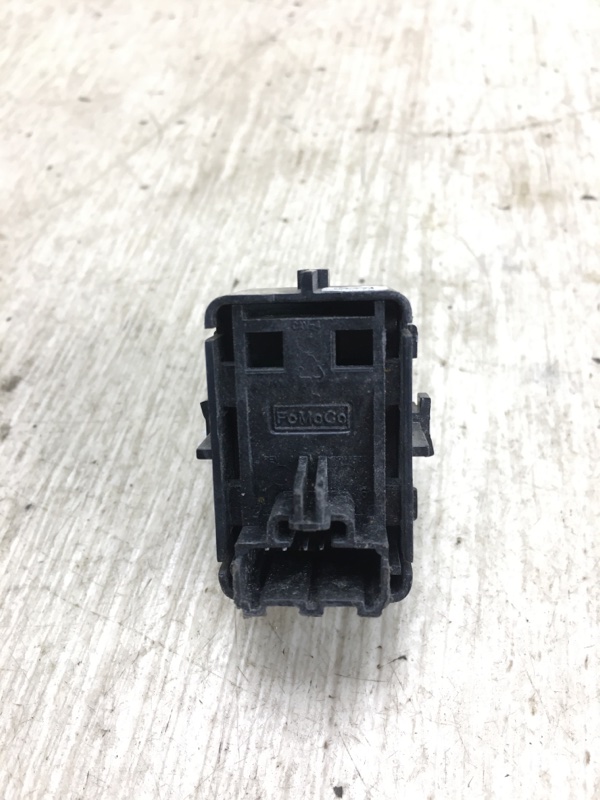 Кнопка стеклоподъемника задняя FUSION 14- MK5 Кнопка стеклоподъемника задняя FUSION 14- MK5