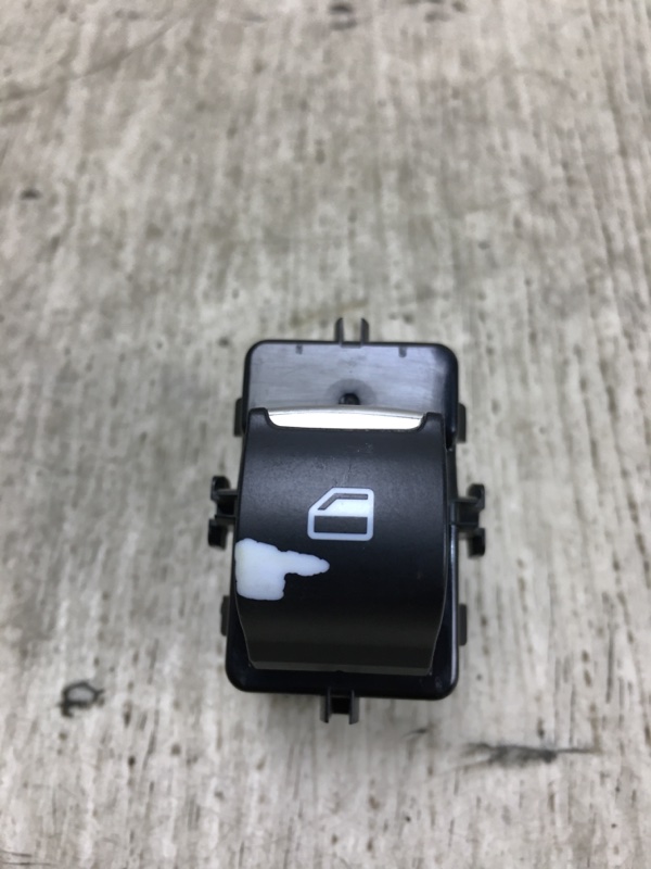 Кнопка стеклоподъемника задняя FUSION 14- MK5 Кнопка стеклоподъемника задняя FUSION 14- MK5